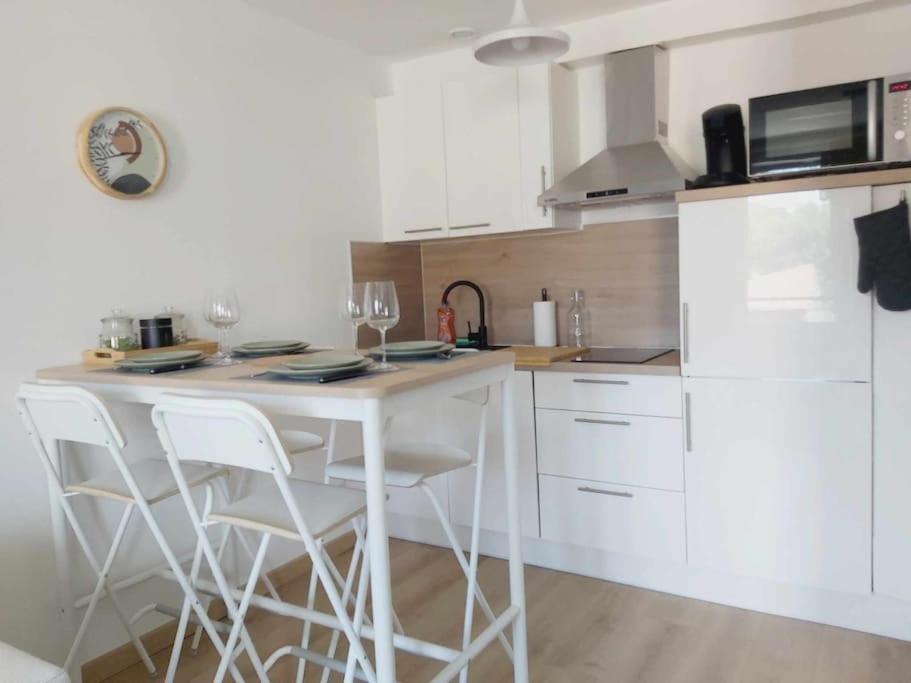 Les Coteaux De Mahe Apartment Tournon-sur-Rhone Luaran gambar